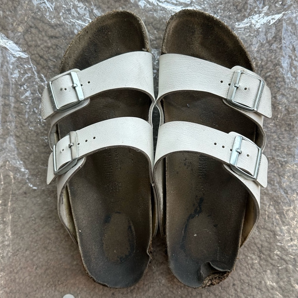 Birkenstock Arizona Birko-Flor - White WORN CONDITION - Picture 2 of 5